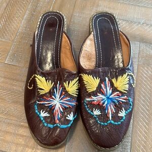 VINTAGE Embroidered Leather Low Platform Heel Slip-On Leather Mule